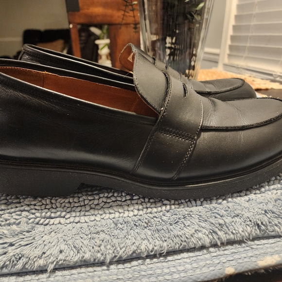 Eddie Bauer Business-Casual Penny Loafer - Picture 7 of 7
